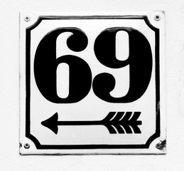 Hausnummer 69