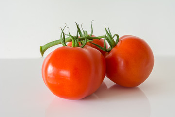 Frische rote Tomaten Gemüse auf weissem Hintergrund