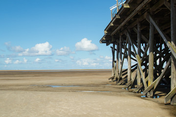 Pfahlbauten in der Nordsee