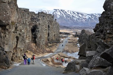 アイスランド　ギャウ　ゴールデンサークル　シンクヴェトリル国立公園　世界遺産　地溝帯　プレート　絶景　冬 iceland island winter  Golden circle gja Thingvellir National Park  gj&aacute;