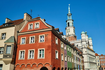 Fototapeta premium townhouses on the old market with Renaissance town hall tower in Poznan.