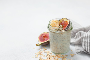 overnight  oatmeal with fruits