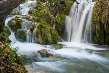 Fototapeta na wymiar Scenic Plitvice lakes national park in autumn time, Croatia