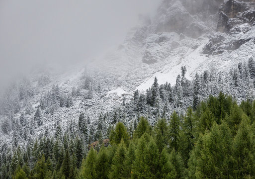 Fototapeta Mountain panorama in the Italy. Beautiful natural landscape in the Italy mountain