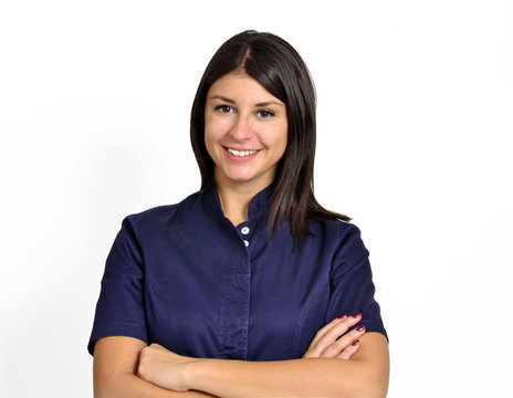 El retrato de una bella joven enfermera latina.