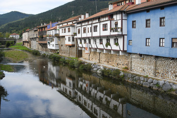 Fototapeta na wymiar Village of Orozko, next to the Altube river 