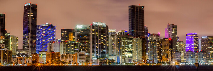 Fototapeta na wymiar Dowtown Miami Skyline