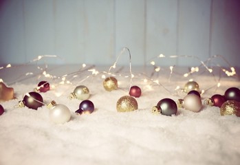 Weihnachten - Weihnachtlicher Hintergrund - Weihnachtskugeln