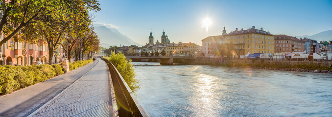 Inn river on its way through Innsbruck, Austria. - obrazy, fototapety, plakaty