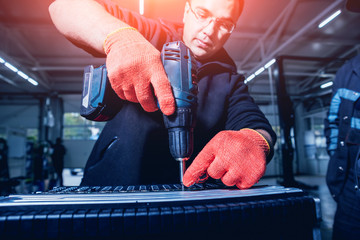 Charging the batteries of the elecric motor. Disassembling the battery of an electric vehicle engine
