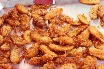Fried banana is delicious in the market