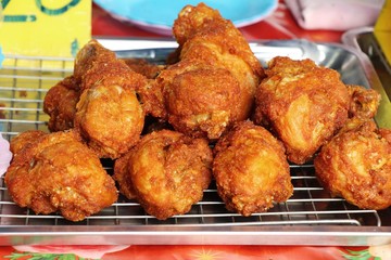 Grilled chicken is delicious in the market