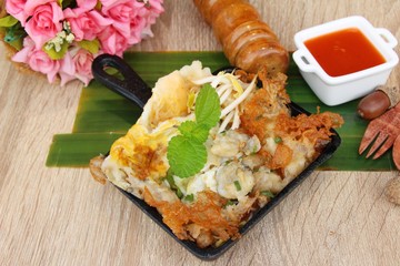 Fried clams crispy with omelet is delicious