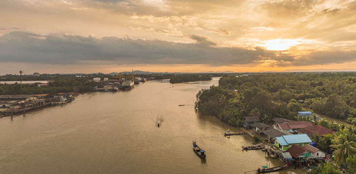 Sunset at Tapi river of Thailand