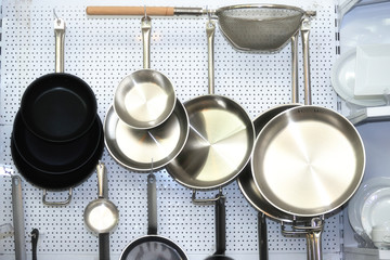 Several empty  frying pans © Pavlo Burdyak