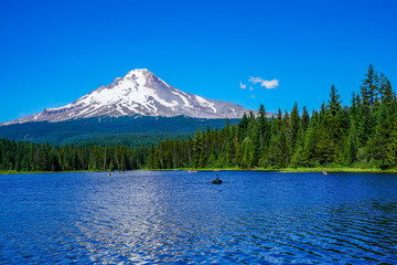 A gorgeous view of Mount Hood in Oregon from Trillium Lake.