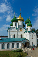 Fototapeta na wymiar Suzdal, Russia. Spaso-Preobrazhensky Cathedral of the Spaso-Evfimiev monastery.