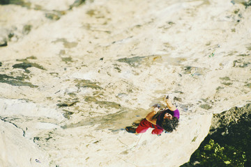 Climber to climb to the top of the mountain.