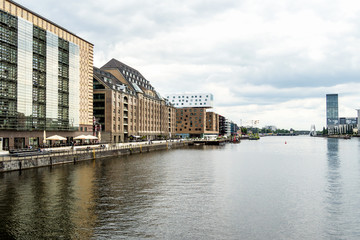 Obraz premium Berlin - Blick von der Oberbaumbrücke