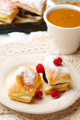 SPORCAMUSS ITALIAN CREAM FILLED PASTRIES
