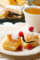 SPORCAMUSS ITALIAN CREAM FILLED PASTRIES
