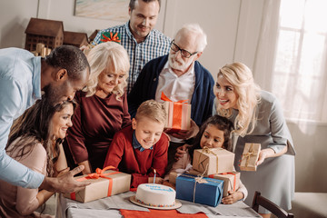 Obraz premium large family celebrating birthday