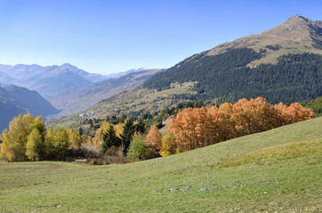 Fototapeta na wymiar mountain landscape in autumn with colorful trees