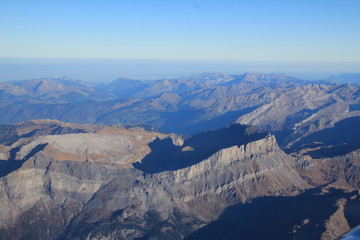 Fototapeta premium Survol des Alpes