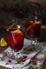 hot mulled wine with cinnamon, cardamom and anise