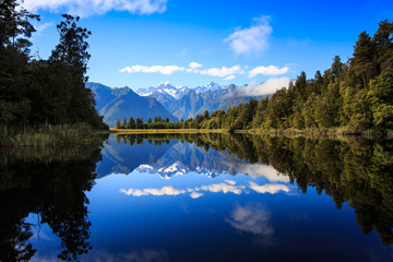 Fototapeta na wymiar Lake Matheson in New Zealand