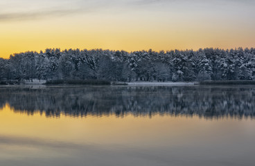Fototapeta premium Winter morning on the river