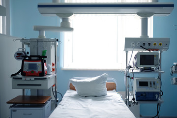 intensive care bed in emergenсy room