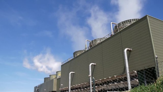 Centrale termo elettrica energia geotermica