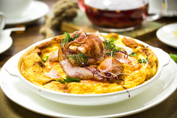 omelette with bacon