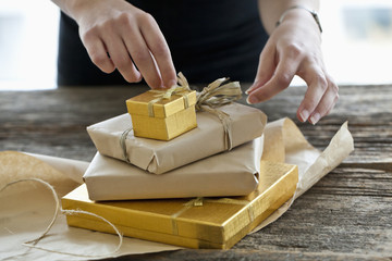 Holiday Gift Wrapping