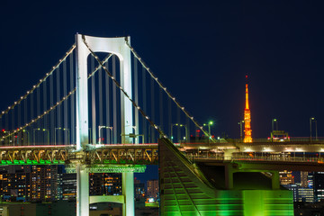Fototapeta na wymiar レインボーブリッジと東京タワー　夜景