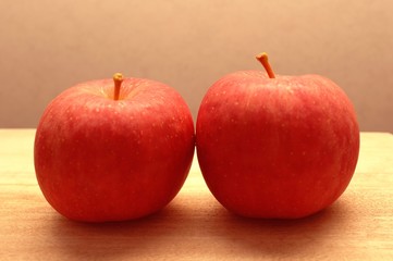 2つのリンゴ