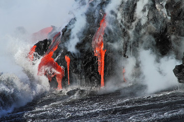 Lava stroomt uit de Kilauea-vulkaan