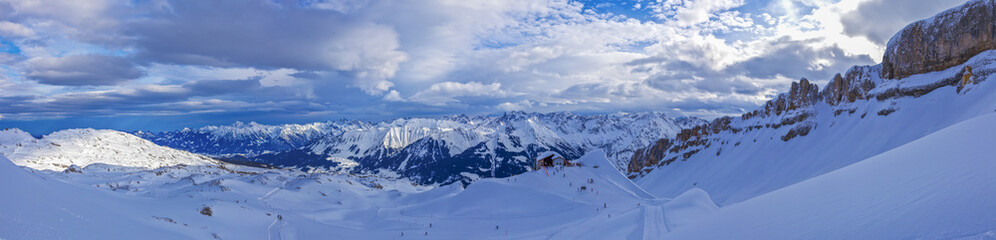 Panoramaaufnahme aufgenommen im Winter oberhalb der Hahenköpfle Bergstation am großen Ifen im...