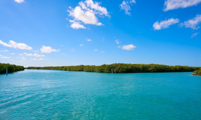 Fototapeta na wymiar Cancun Nichupte Lagoon at Hotel Zone