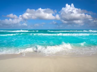Foto op Plexiglas Cancun Delfines Beach at Hotel Zone Mexico © lunamarina