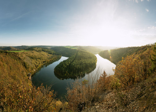 Saale Schleife an der Teufelskanzel bei Ziegenr&uuml;ck im Naturpark Th&uuml;ringer Schiefergebirge und Obere Saale