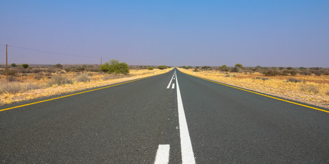 Fototapeta na wymiar Quer durch Namibias Straßennetz