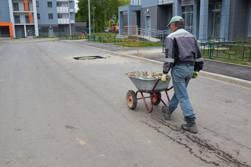 Obraz premium Working with a truck on a construction site
