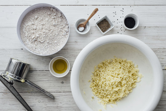 Food: Homemade Potato Wholemeal Buns with black cumin