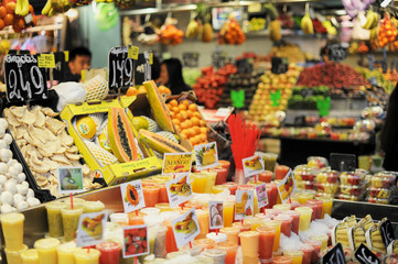 Fruit juices and snacks in a market