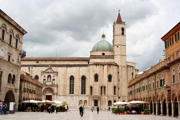 Fototapeta na wymiar Ascoli Piceno main square, old downtown, Marche, Italy