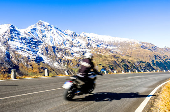 Fototapeta motorbike at the grossglockner mountain