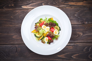 vegetable salad with egg