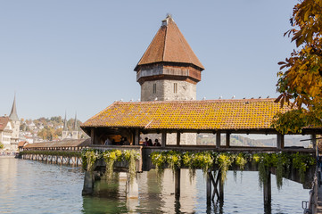 Luzern, Stadt, Altstadt,Kapellbrücke, Brücke, Wasserturm, Reuss, Fluss, Vierwaldstättersee, See,...